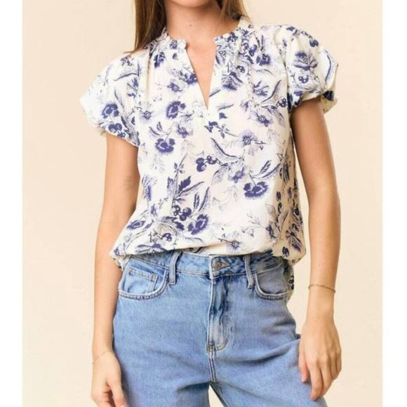DOE AND RAE Tops - Doe and Rae floral print ruffle v-neck blouse in ivory Small
